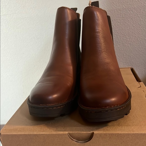 Born 🌟HP🌟 Brown Leather Ankle Boot Women’s  Boots - Picture 3 of 7